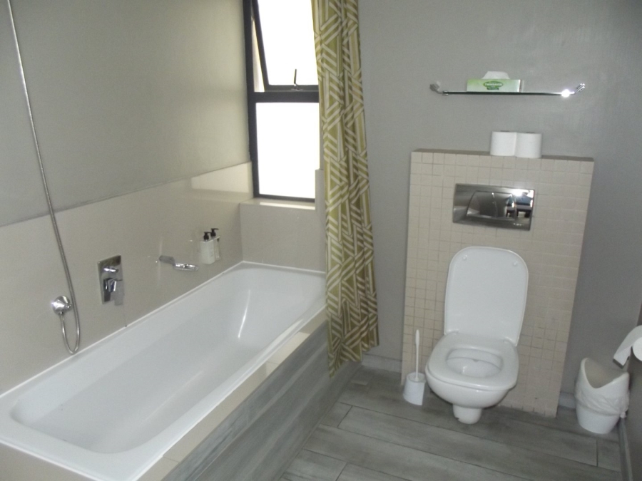 1 Bedroom Property for Sale in Waves Edge Western Cape